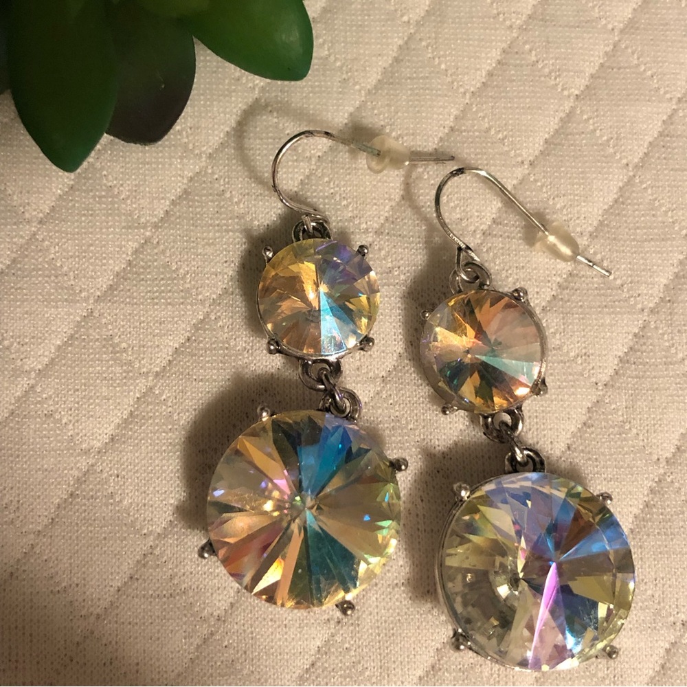 Beautiful drop lightweight earrings with big sparkle ✨ - Picture 11 of 14